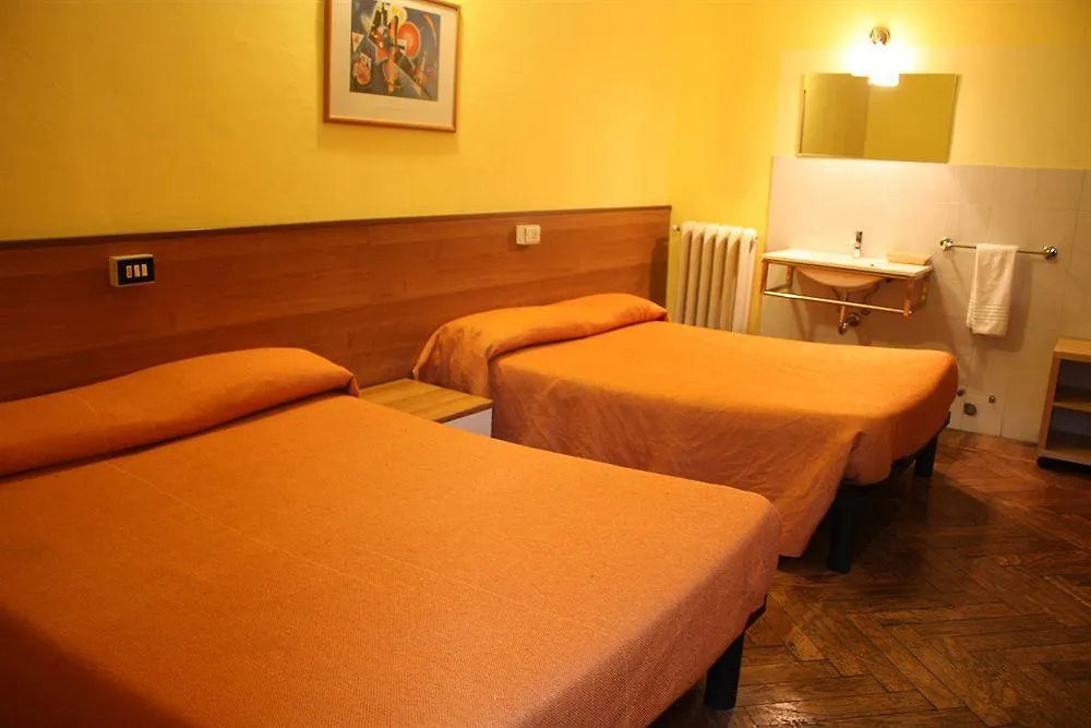 Hotel Brasil Milano 0*,  Italia