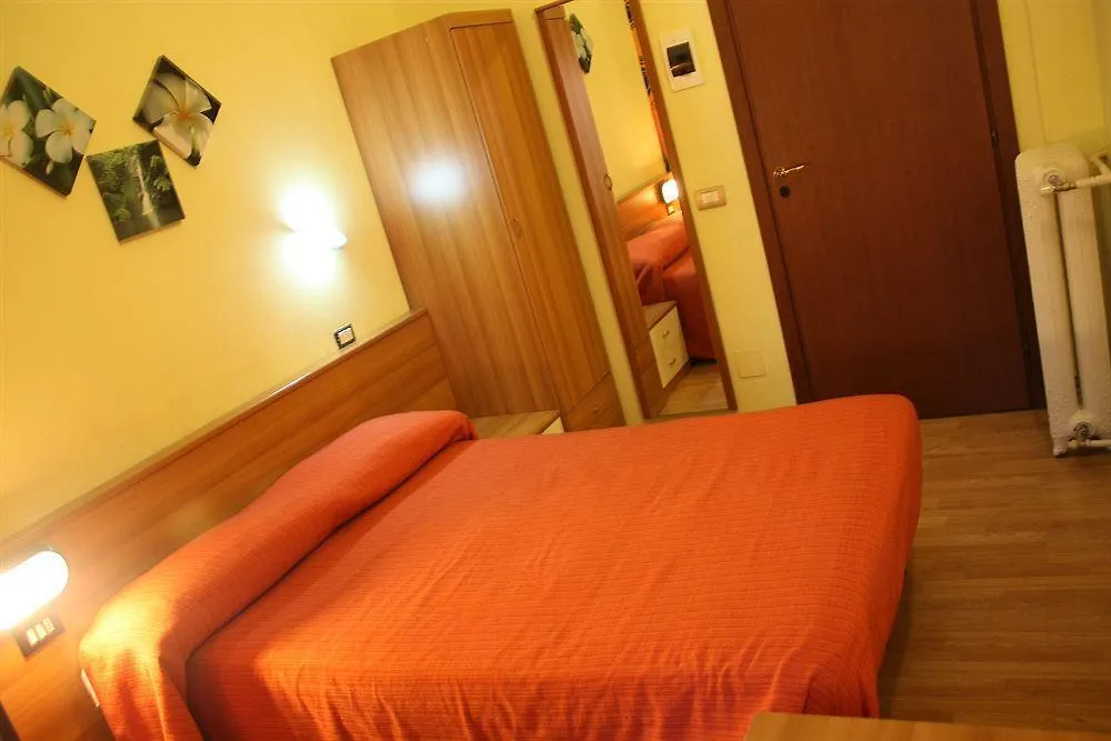 Hotel Brasil Milano 0*,  Italia